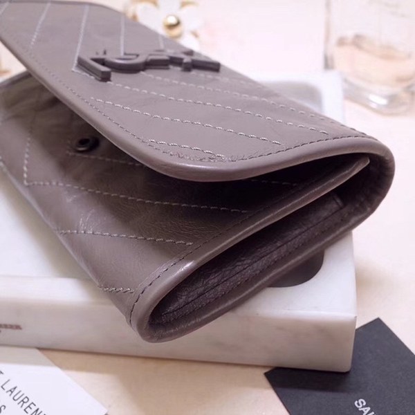 입생로랑 니키 생로랑 장지갑 583552