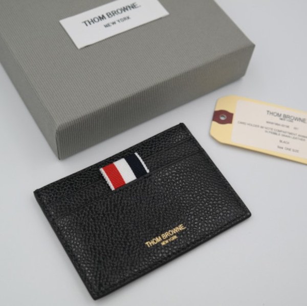 [톰브라운] 수입고급 삼선 탭 페블 카드지갑 신상 입고????