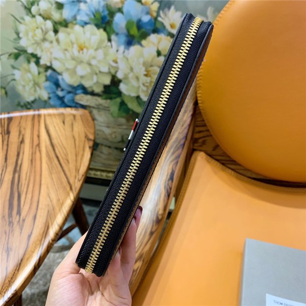 톰브라운 지퍼 장지갑 TB1584010