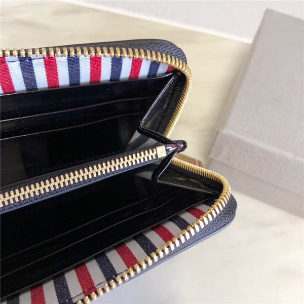 톰브라운 지퍼 장지갑 TB401890