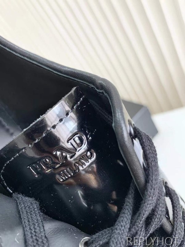 프라다 2025 로고 엠보 에어솔 레이스업 구두 로퍼 슈즈 신발