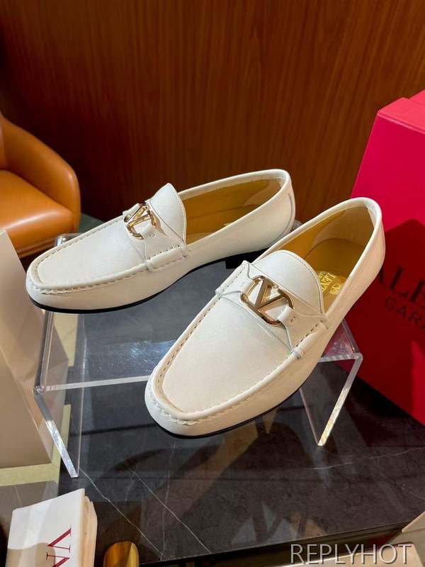 발렌티노 2024 V로고 와펜 페니 로퍼 구두 신발