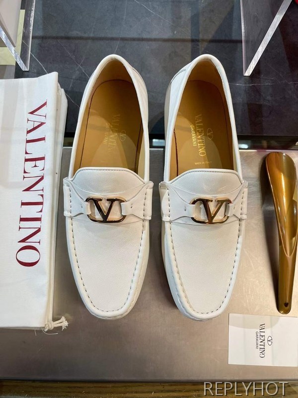 발렌티노 2024 V로고 와펜 페니 로퍼 구두 신발