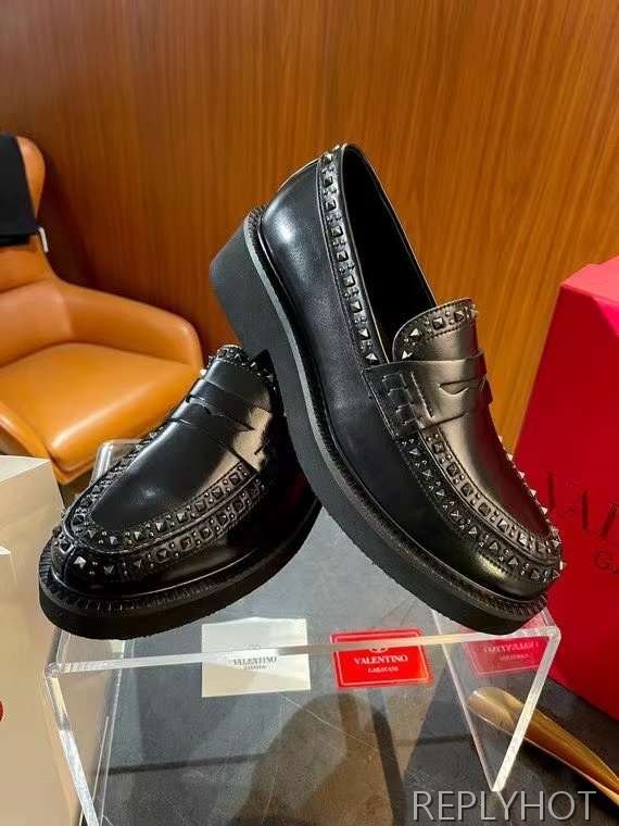발렌티노 2024 젠틀글램 스터드 페니 로퍼 구두 신발