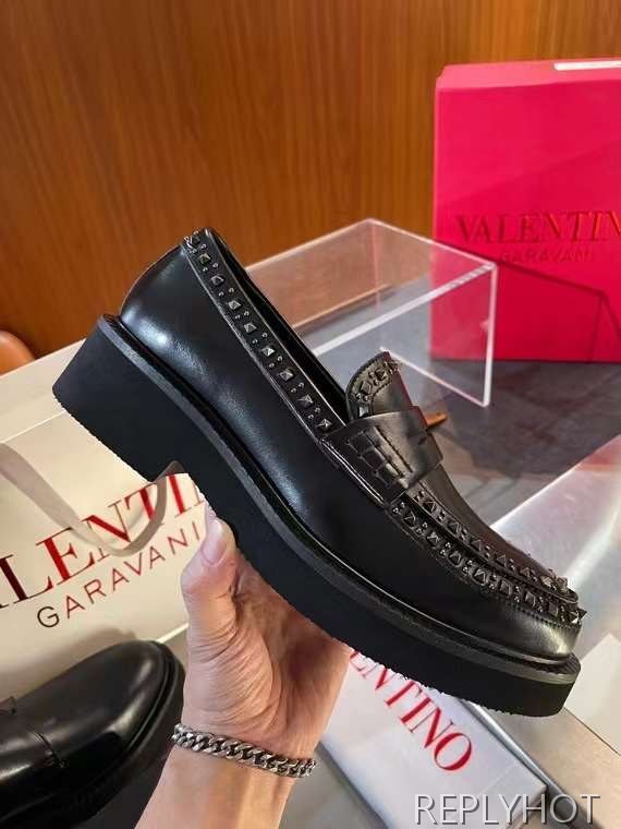 발렌티노 2024 젠틀글램 스터드 페니 로퍼 구두 신발