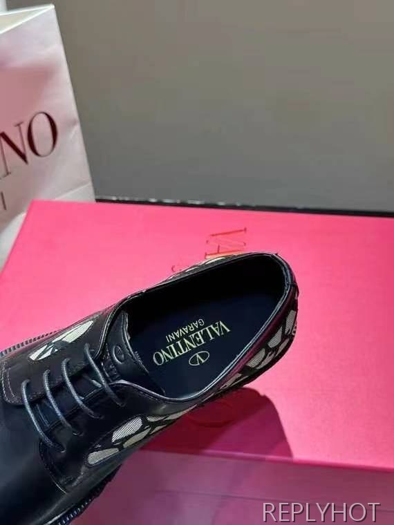 발렌티노 2024 V라운드 패턴 옥스포드 로퍼 구두 신발