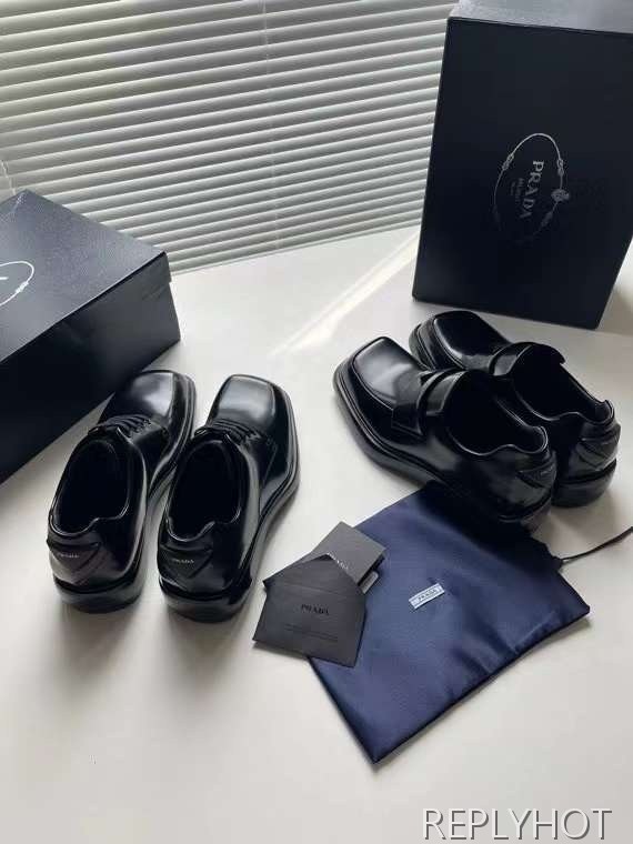 프라다 2024 트라이앵글 더비 슈즈 구두 로퍼