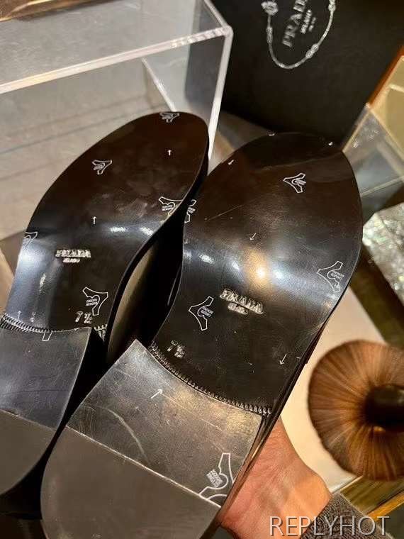 프라다 2024 스틸사피아노 와펜 페니 로퍼 구두 신발 슈즈