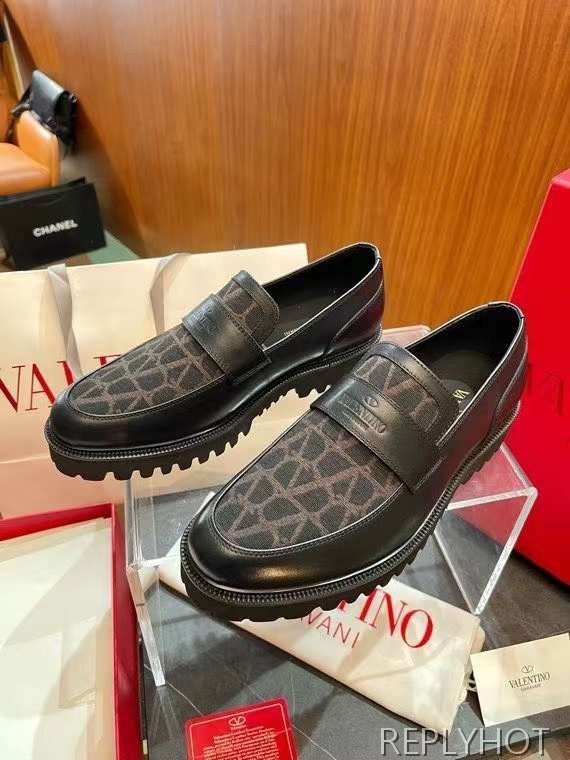 발렌티노 2024 V 페니 로퍼 구두 신발 슈즈