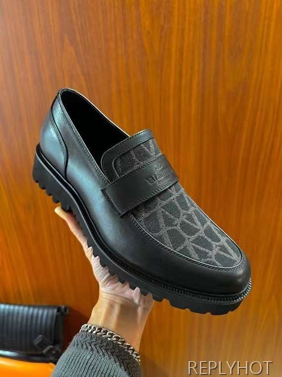 발렌티노 2024 V 페니 로퍼 구두 신발 슈즈