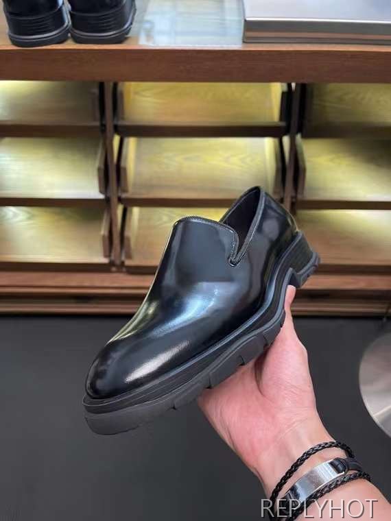 알렉산더맥퀸 2024 슬림 트레드솔 로퍼 구두 슈즈 신발