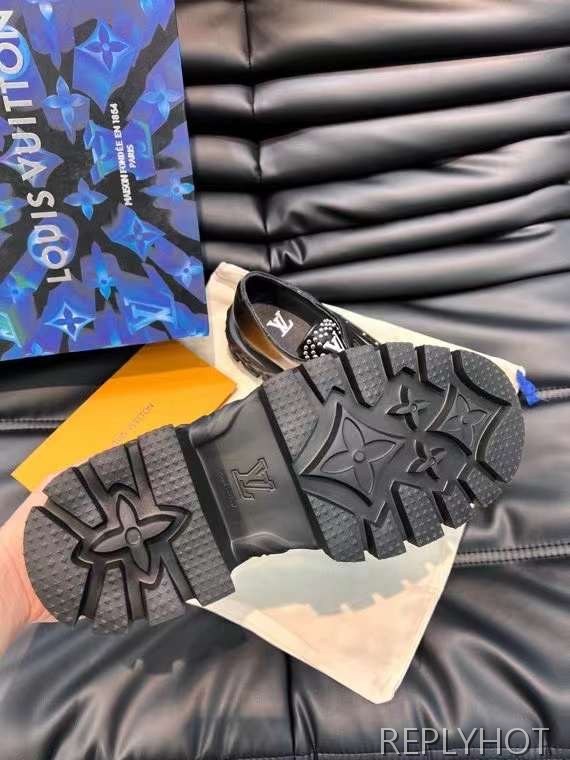 루이비통 2023 스터드 스트랩 바로크솔 로퍼 구두 신발