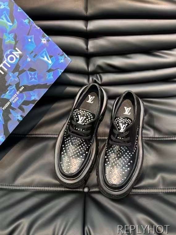 루이비통 2023 스터드 스트랩 바로크솔 로퍼 구두 신발