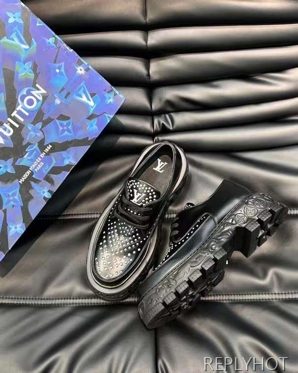 루이비통 2023 스터드 스트랩 바로크솔 로퍼 구두 신발