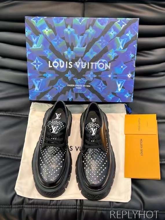 루이비통 2023 스터드 스트랩 바로크솔 로퍼 구두 신발