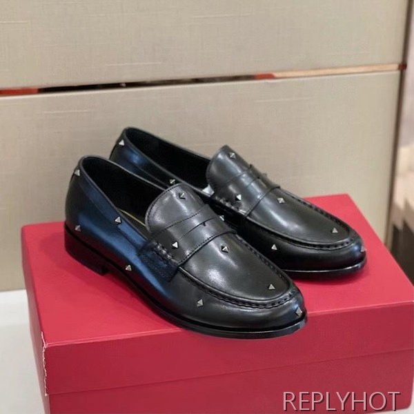 발렌티노 2023 락스터드 와펜 페니 로퍼 구두