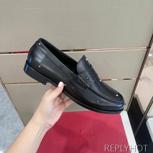 발렌티노 2023 락스터드 와펜 페니 로퍼 구두