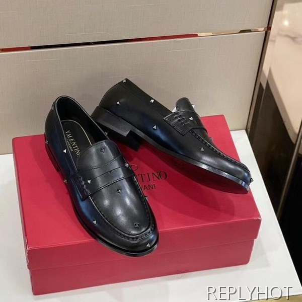 발렌티노 2023 락스터드 와펜 페니 로퍼 구두