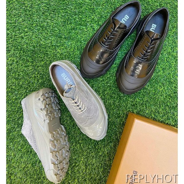 버버리 2022 윙팁 아서 스니커즈