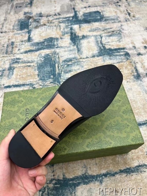 구찌 2022 인터로킹 페니 로퍼 블랙 컬러