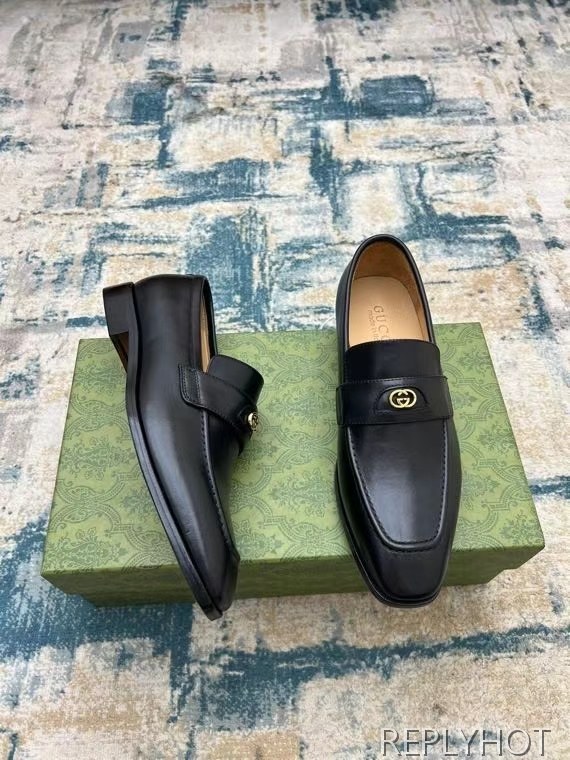 구찌 2022 인터로킹 페니 로퍼 블랙 컬러