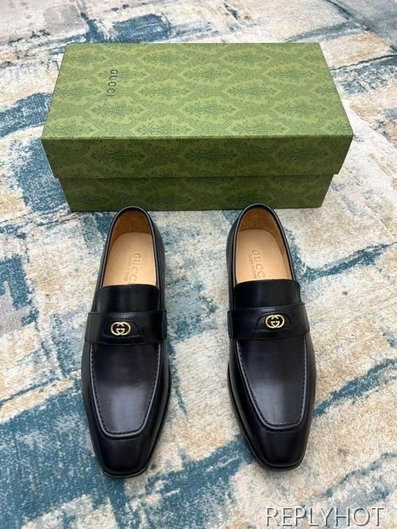 구찌 2022 인터로킹 페니 로퍼 블랙 컬러