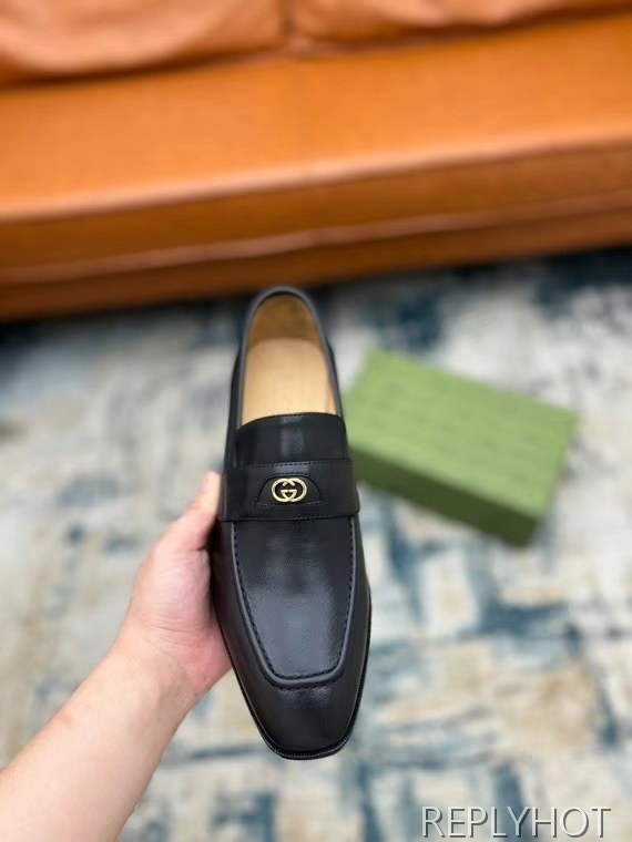 구찌 2022 인터로킹 페니 로퍼 블랙 컬러