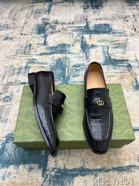 구찌 2022 인터로킹 페니 로퍼 엘리게이터패턴 블랙 컬러