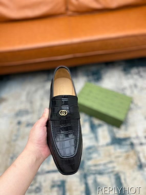 구찌 2022 인터로킹 페니 로퍼 엘리게이터패턴 블랙 컬러