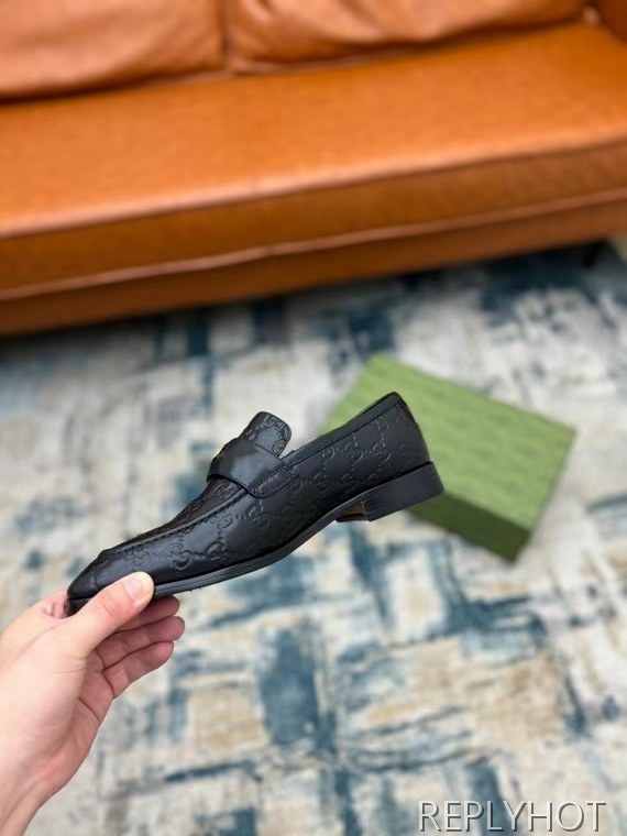 구찌 2022 인터로킹 페니 로퍼 GG웹 패턴 블랙 컬러