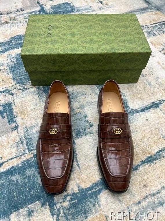 구찌 2022 인터로킹 페니 로퍼 엘리게이터패턴 브라운 컬러