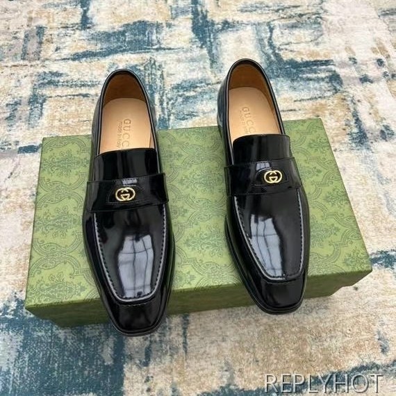 구찌 2022 인터로킹 페니 로퍼 에나멜 블랙 컬러