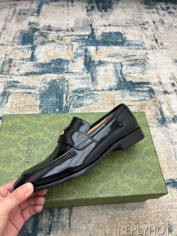 구찌 2022 인터로킹 페니 로퍼 에나멜 블랙 컬러