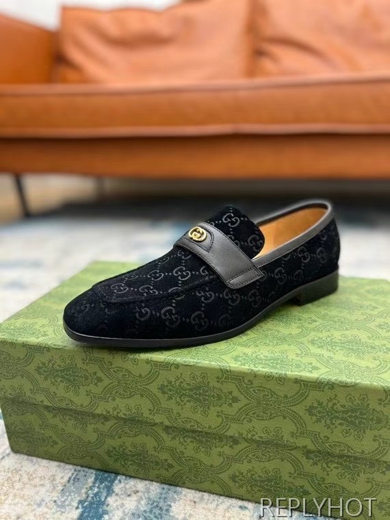 구찌 2022 인터로킹 페니 로퍼 스웨이드 블랙 컬러