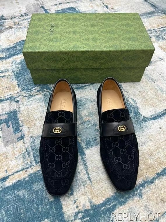 구찌 2022 인터로킹 페니 로퍼 스웨이드 블랙 컬러