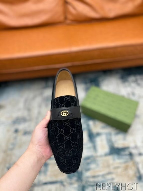 구찌 2022 인터로킹 페니 로퍼 스웨이드 블랙 컬러