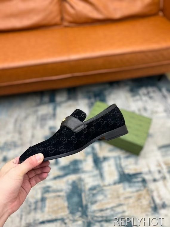 구찌 2022 인터로킹 페니 로퍼 스웨이드 블랙 컬러