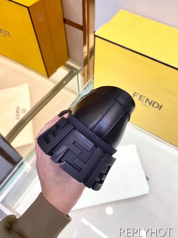 펜디 2022 포스 자카드 로퍼