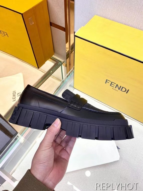 펜디 2022 포스 자카드 로퍼