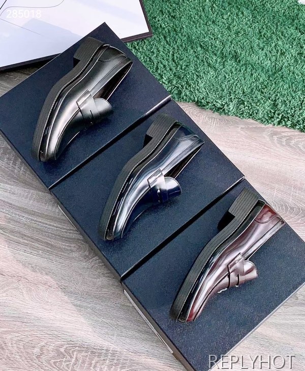 프라다 2022 오버솔 페니 로퍼