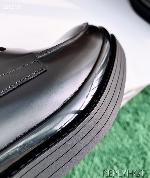 프라다 2022 오버솔 페니 로퍼