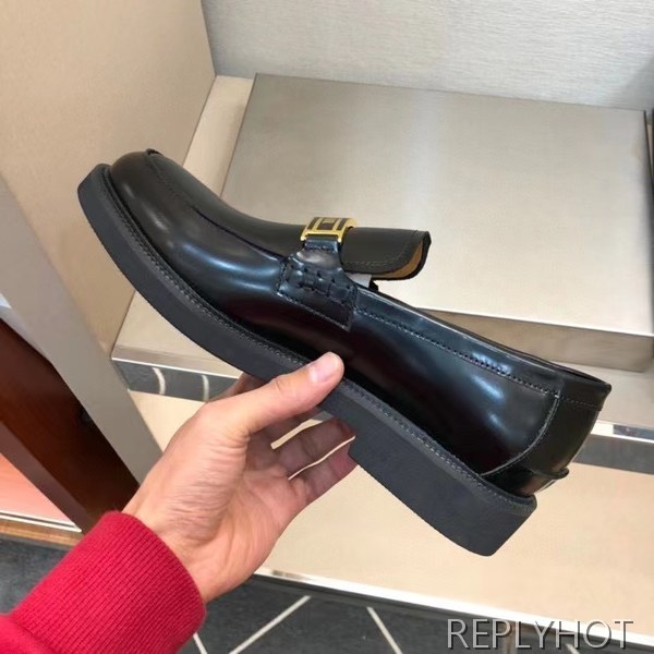 디올 2022 골든 로고 와펜 페니 로퍼