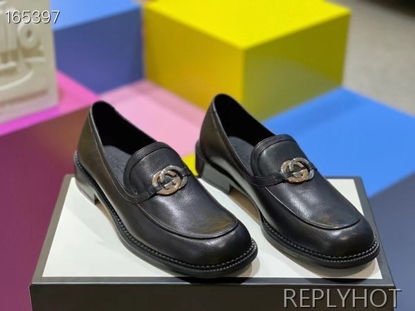 구찌 2021 인터로킹 로고 와펜 페니 로퍼