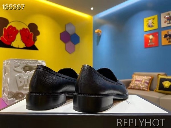 구찌 2021 인터로킹 로고 와펜 페니 로퍼