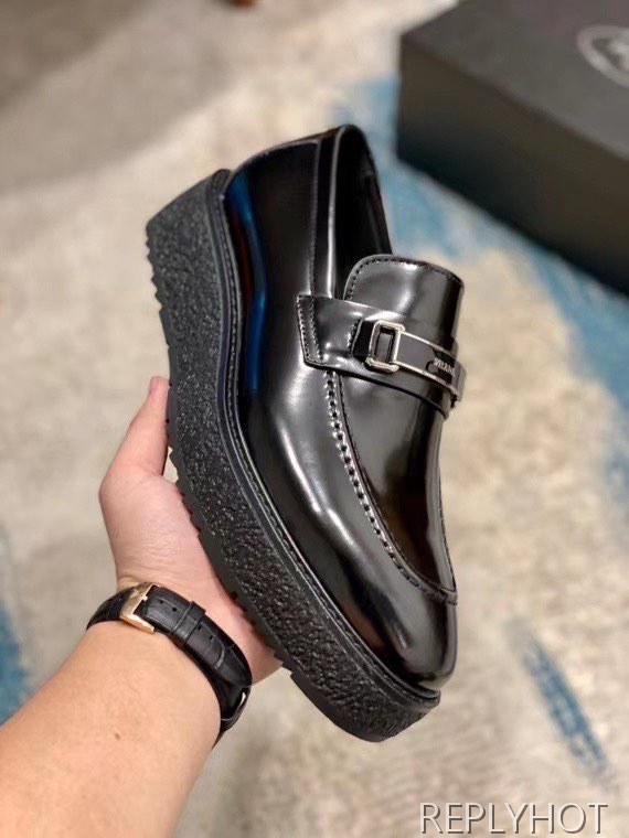 프라다 2020 로고 스틸와펜 크레페솔 페니 로퍼