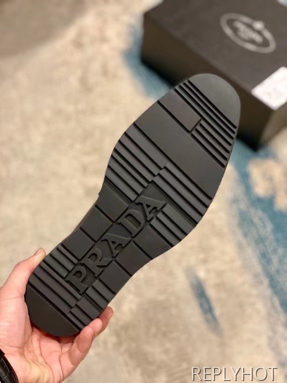 프라다 2020 크레페솔 페니 로퍼