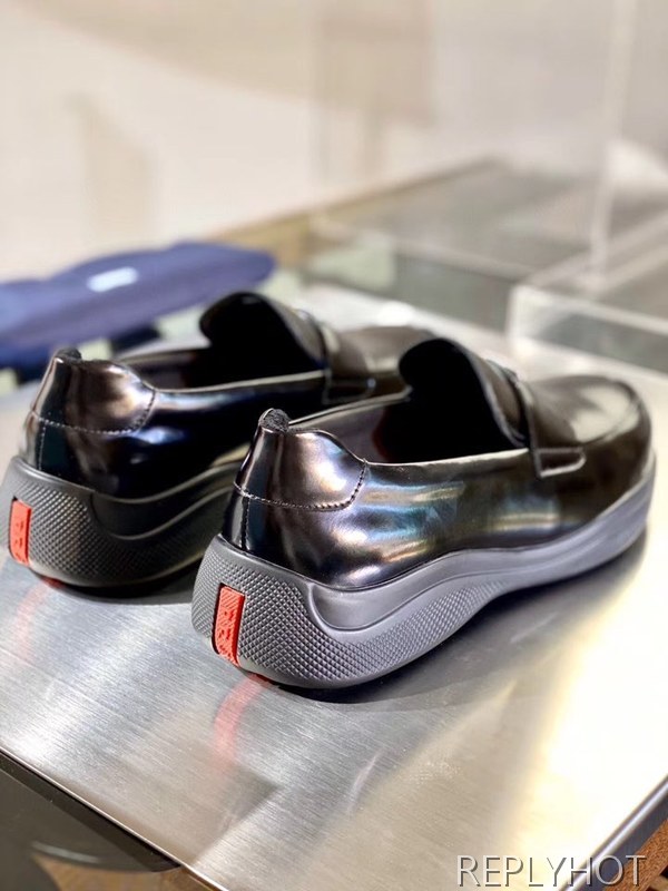 프라다 2020 사피아노 스틸와펜 러너솔 페니 로퍼