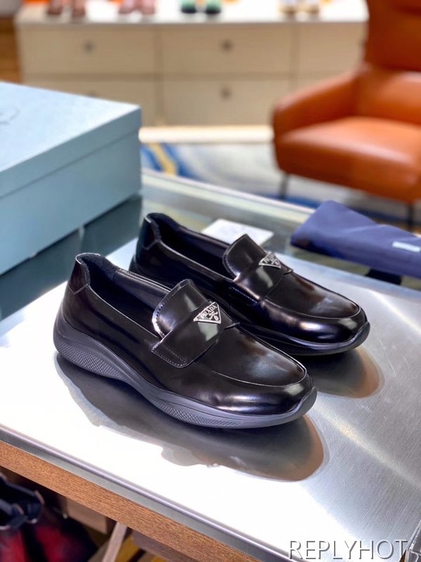 프라다 2020 사피아노 스틸와펜 러너솔 페니 로퍼