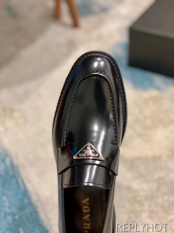 프라다 2020 사피아노 스틸와펜 크레페솔 로퍼