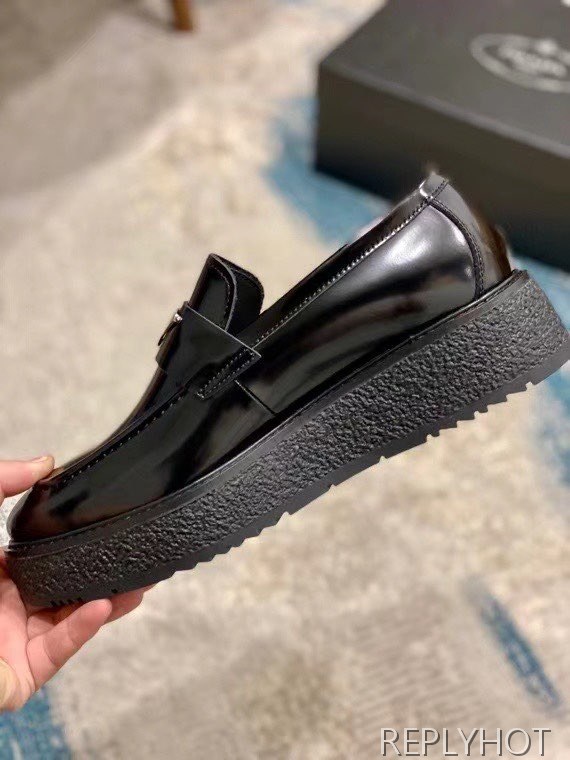 프라다 2020 사피아노 스틸와펜 크레페솔 로퍼